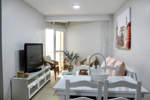 Doctor Barraquer-Grupo Renfe-Policlinico Apartment | WISH SUITE BASILICA