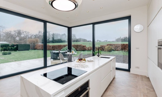 Medmenham House | Wisteria House in Buckinghamshire