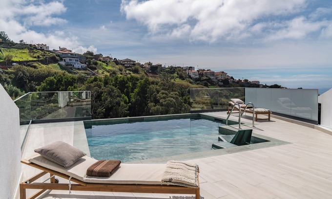 Arco da Calheta House | With pool in Calheta - Villa Island Roots