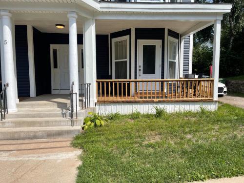 Wolfville Apartment | Wolfville Veranda Suite 1 Downtown Vibrancy