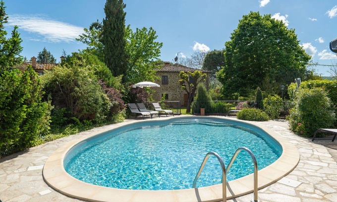 Monte San Savino Villa | Wonderful private villa for 10 people with WIFI, private pool, TV, pets allowed and panoramic view