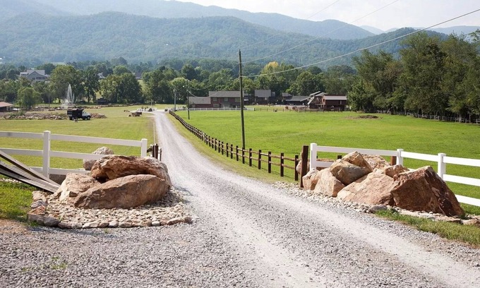 Wears Valley Cabin | Wonder Meadows at Cove Mountain