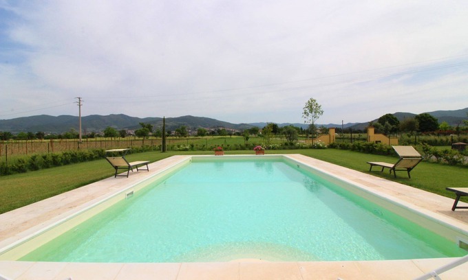 Le Piazze Villa | Wonderful private villa with A/C, private pool, WIFI, TV, balcony and pets allowed, close to Cor.