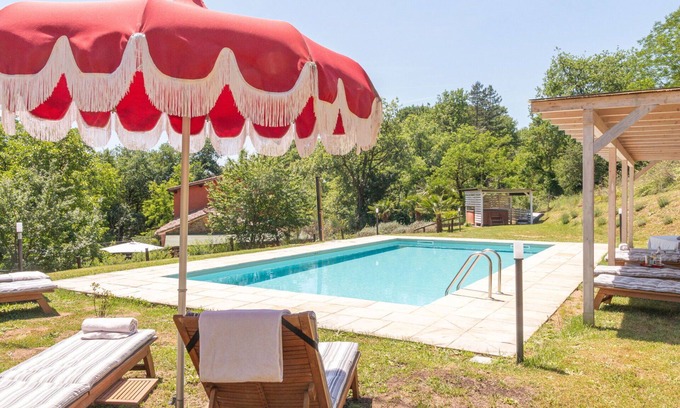 Terranuova Bracciolini Villa | Wonderful private villa with WIFI, hot tub, A/C, private pool, TV, patio and pets allowed
