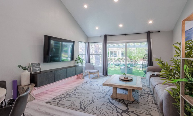 Spanish Trails House | Wonderful 2 Bedroom Townhouse in Las Vegas