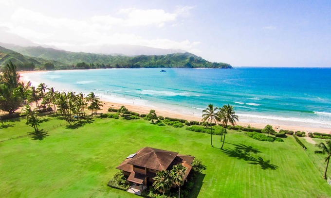 Hanalei House | Wonderful 6 Bedroom for 10 Hanalei Home. Beachfront!