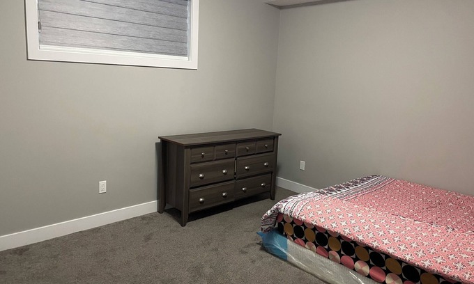 Southwest Edmonton Bed & Breakfast | Wonderful bed & breakfast with WiFi in charming Edmonton