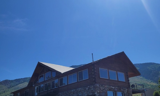 Inkom House | Wonderful cabin with 360 degree views of mountains Valley and ski hill