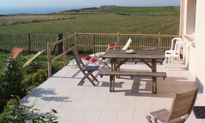 Audinghen House | Wonderful holiday home in Audinghen with garden
