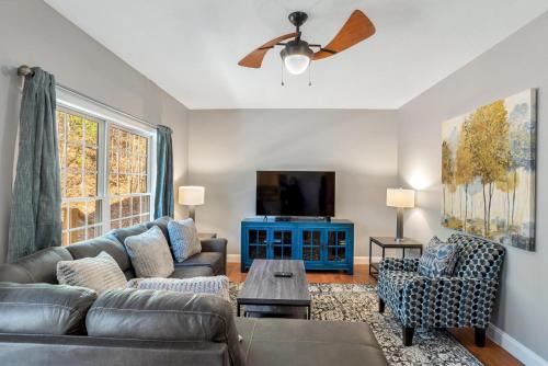 Asheville House | Wonderful Home With Hot Tub 5 Min to Downtown Asheville