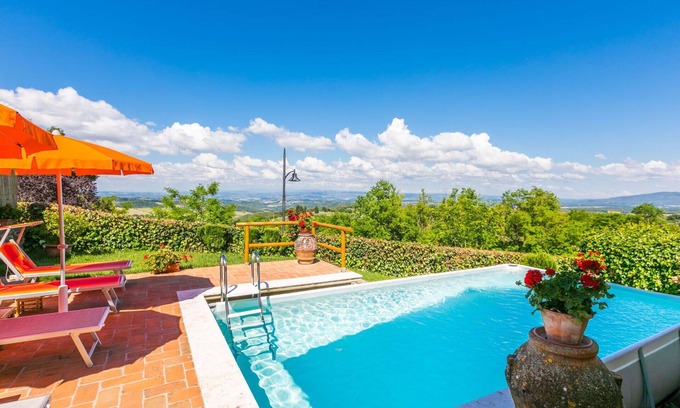 Castel San Gimignano House | Wonderful private villa with WIFI, private pool, A/C, TV, patio, pets allowed and panoramic view