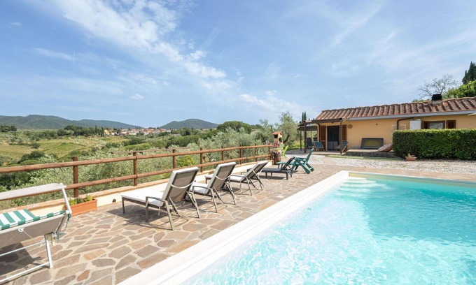 Strada in Chianti Villa | Wonderful private villa with hot tub, WIFI, private pool, TV, pets allowed and panoramic view