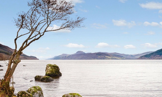 Invermoriston House | Wonderful private villa for 4 people with WIFI, TV and patio