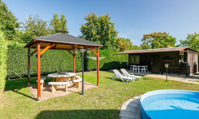 Balatonszarszo House | Wonderful private villa for 9 people with WIFI, private pool, TV, terrace and parking