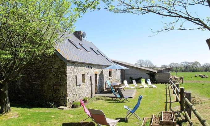 Saint-Sauveur-le-Vicomte House | Wonderful private villa for 4 people with WIFI, TV, terrace and panoramic view