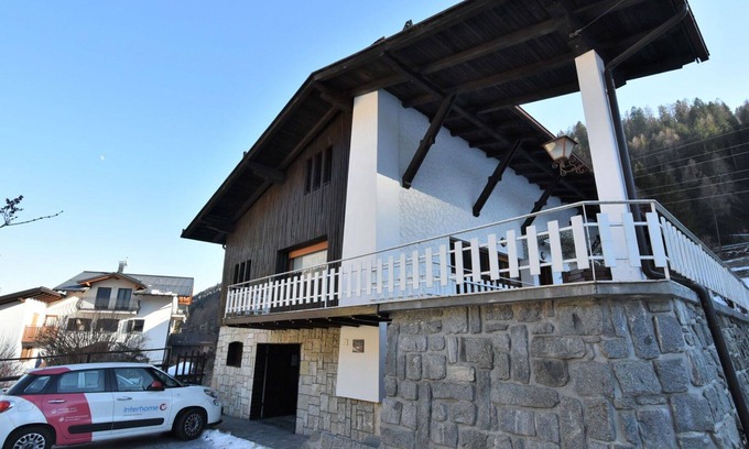 Pellizzano Villa | Wonderful private villa for 8 guests with WIFI, TV, terrace, pets allowed and parking