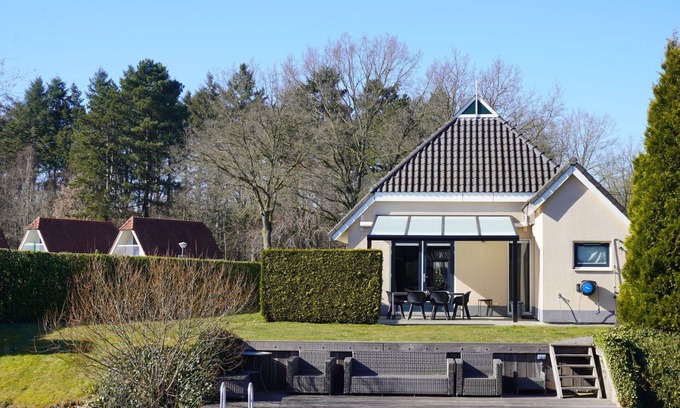 Vlagtwedde House | Wonderful private villa for 6 guests with WIFI, pool, TV, terrace and pets allowed