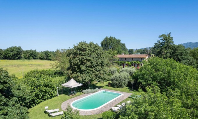 Vicchio Villa | Wonderful private villa with WIFI, private pool, TV, patio, pets allowed, panoramic view and par.