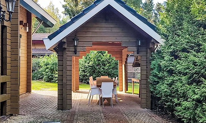 Bosgebied Hoenderloo House | Wonderful private villa for 14 people with WIFI, pool, TV and terrace
