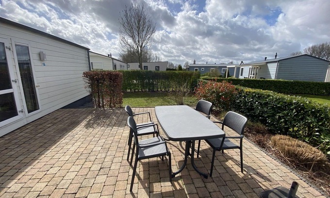 Dordtse Biesbosch House | Wonderful private villa for 4 guests with WIFI, TV, terrace and parking