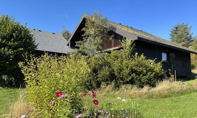Bernau House | Wonderful private villa for 6 people with TV, balcony, pets allowed and parking
