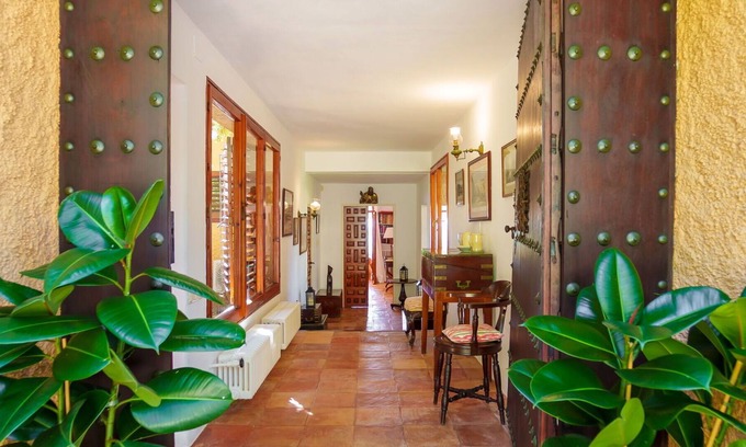 Costa de los Pinos Villa | Wonderful private villa for 10 guests with A/C, WIFI, TV, terrace and parking