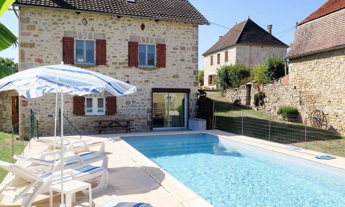 Loubressac Villa | Wonderful private villa with A/C, private pool, TV, terrace, pets allowed and panoramic view