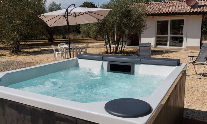 Vetralla House | Wonderful private villa with WIFI, A/C, pool, TV, pets allowed, panoramic view and parking