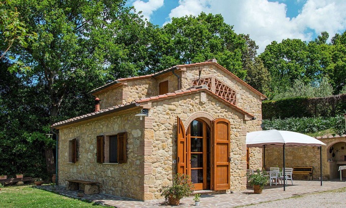 Volterra House | Wonderful private villa for 2 guests with WIFI, TV and terrace