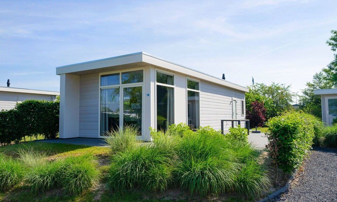 Nunspeet House | Wonderful private villa for 4 people with pool, WIFI, TV and terrace