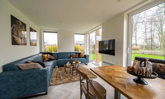 Nunspeet House | Wonderful private villa for 10 guests with pool, WIFI, TV and terrace