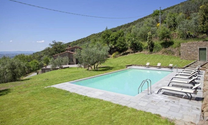 Cortona Villa | Wonderful private villa for 11 guests with hot tub, sauna, A/C, WIFI, private pool and TV