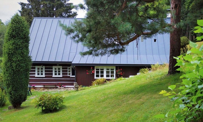 Zdonov Villa | Wonderful private villa for 5 people with TV, pets allowed, panoramic view and parking
