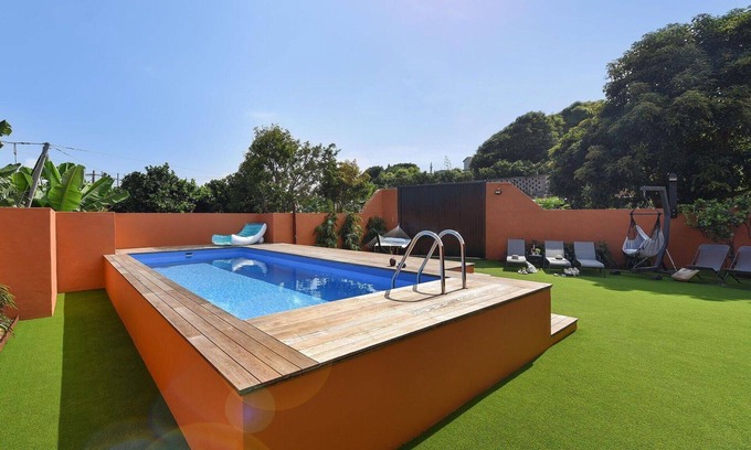 Arucas House | Wonderful private villa for 10 people with WIFI, private pool, TV, patio and parking