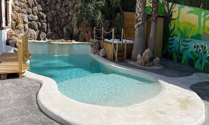 Iznajar House | Wonderful private villa for 4 people with WIFI, private pool, A/C, hot tub and parking