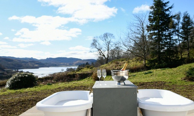 Lerags Villa | Wonderful private villa for 10 people with WIFI, hot tub, TV, patio, pets allowed and panoramic .