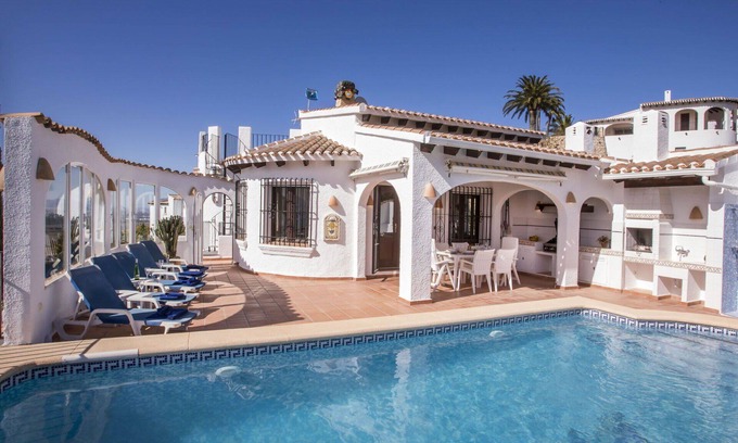 Rafol de Almunia House | Wonderful private villa for 8 guests with A/C, WIFI, private pool, TV and patio