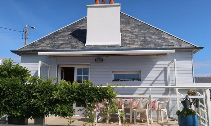 Saint-Mathieu House | Wonderful private villa for 8 people with WIFI, TV, terrace and pets allowed