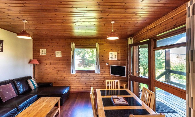 Fivelanes House | Wonderful private villa for 4 guests with hot tub, WIFI, TV, patio, pets allowed and panoramic v.