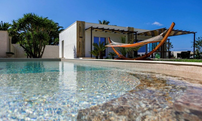 Nardo Villa | Wonderful private villa for 6 people with A/C, WIFI, private pool, patio and pets allowed