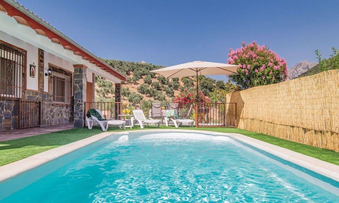 Rute House | Wonderful private villa with A/C, WIFI, private pool, TV, patio, pets allowed and parking