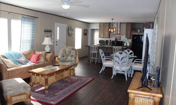 Tranquil Harbour House | Wonderful Relaxing Affordable Island Get-Away