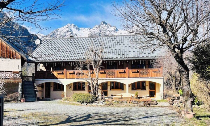 Le Bourg-d'Oisans House | WONDERFUL SPACIOUS CHALET IN BOURG D’OISANS - SLEEPS 10(*supplement available up to 16)