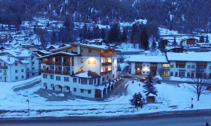 Cogolo Hotel | Wonderful Suite "Vioz" in Residence in Peio