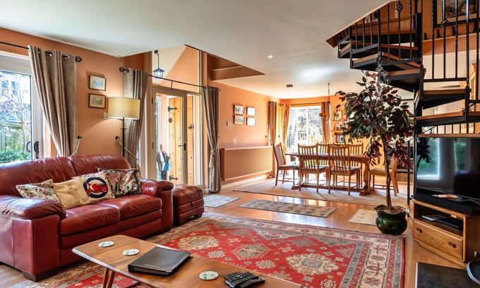 Bovey Tracey House | Wonderful villa for 4 people with WIFI and pets allowed