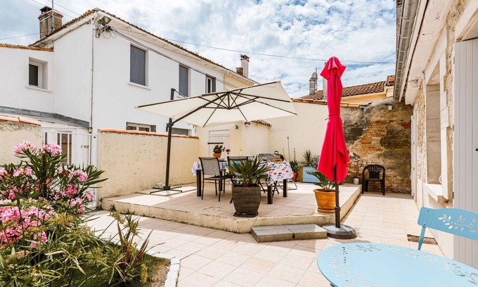 Arvert House | Wonderful villa for 4 guests with WIFI, TV and terrace