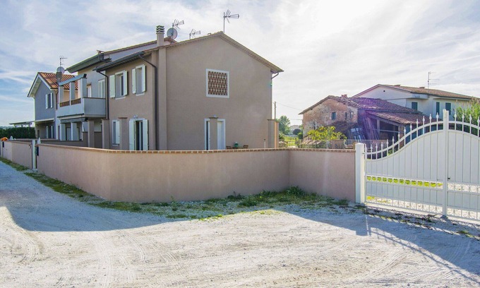 Cascine-La Croce House | Wonderful villa for 6 people with WIFI, A/C, TV, patio and pets allowed