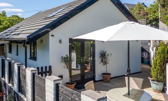 Newbridge House | Wonderful villa for 4 people with WIFI, terrace and pets allowed