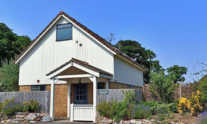 Liverton House | Wonderful villa for 6 guests with pool, WIFI