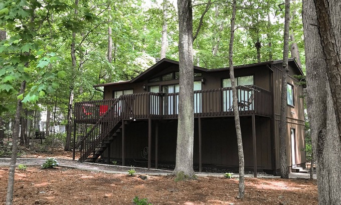 Ocean Pines Cabin | Wonderful Wooded Gem W/ Free WiFi, Full Kitchen, Private Deck & Great Location!